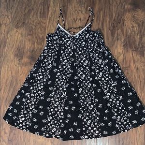 Women’s Loose Fitting Black Floral Sun Dress
